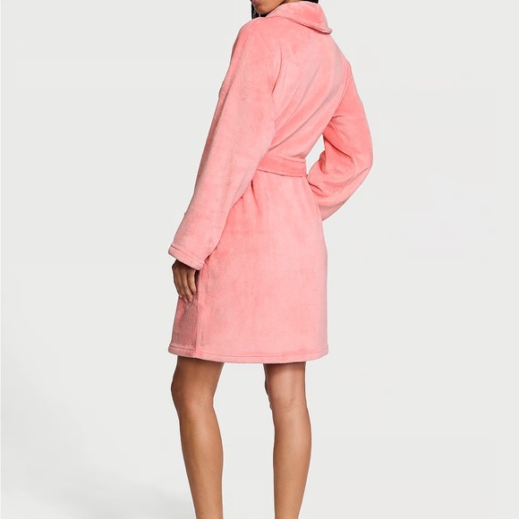 NWT VICTORIAS SECRET SET COZY SHORT ROBE PLUSH LOGO PINK 2024 XS/S - Picture 4 of 4